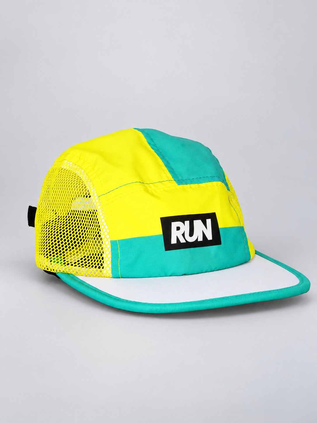 Gorra 5 paneles ventilada running