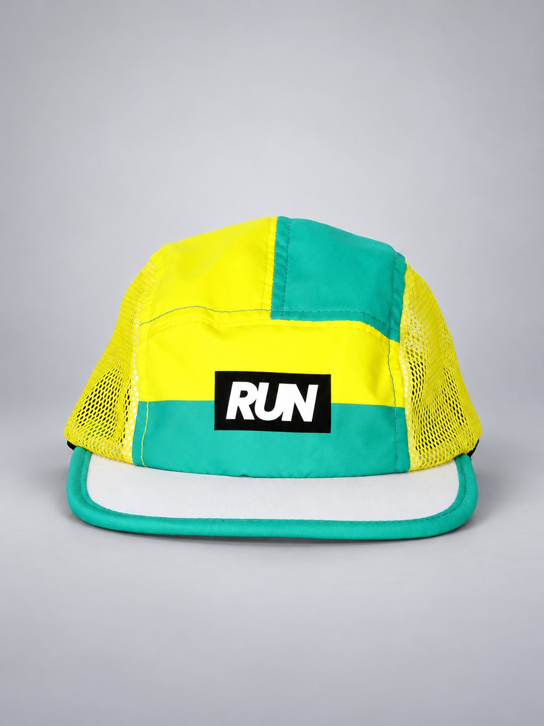 Gorra 5 paneles ventilada running