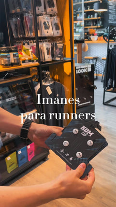 Sujeta tu número con los imanes para running